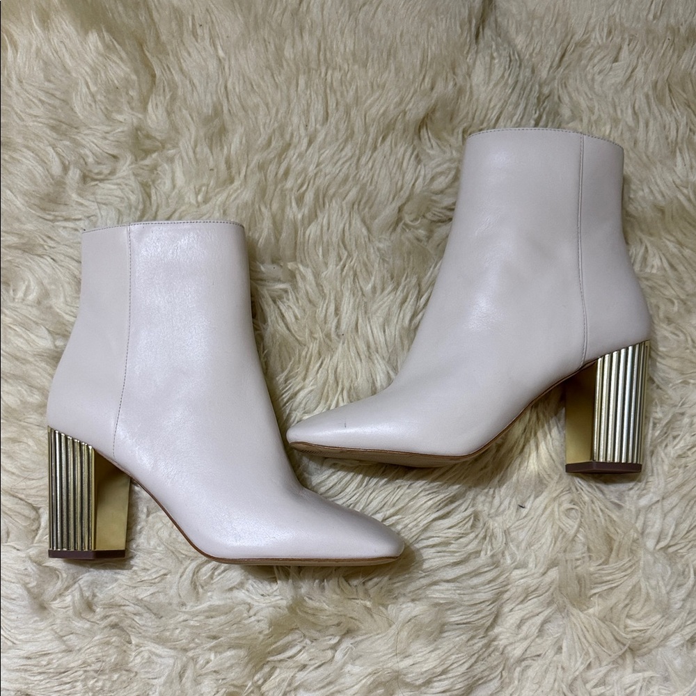 NWOT Michael Kors Elegant Cream Ankle Boots with Gold Heel 9M